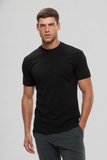 Camiseta Raiz Gola Média · Preto Essência – Algodão Egípcio