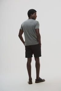 Camiseta Origem Gola V · Cinza Raiz – Algodão Egípcio