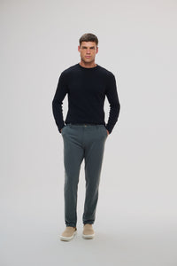 Calça Aura · Alfaiataria Leve · Cinza Raíz