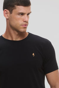 Camiseta preta com mico-leão-dourado em algodão egípcio - Origgo