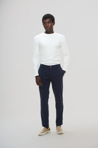 Calça Aura · Alfaiataria Leve · Azul Noturno