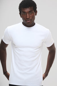 Camiseta Raiz Gola Média · Branco Essência – Algodão Egípcio