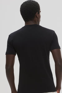 Camiseta Raiz Gola Média · Preto Essência – Algodão Egípcio