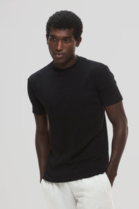 Camiseta Raiz Gola Média · Preto Essência – Algodão Egípcio