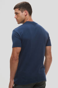 Camiseta Raiz Gola Média · Azul Noturno – Algodão Egípcio