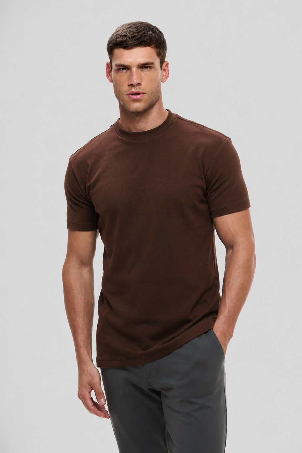 Camiseta Raiz Gola Média · Marrom  – Algodão Egípcio