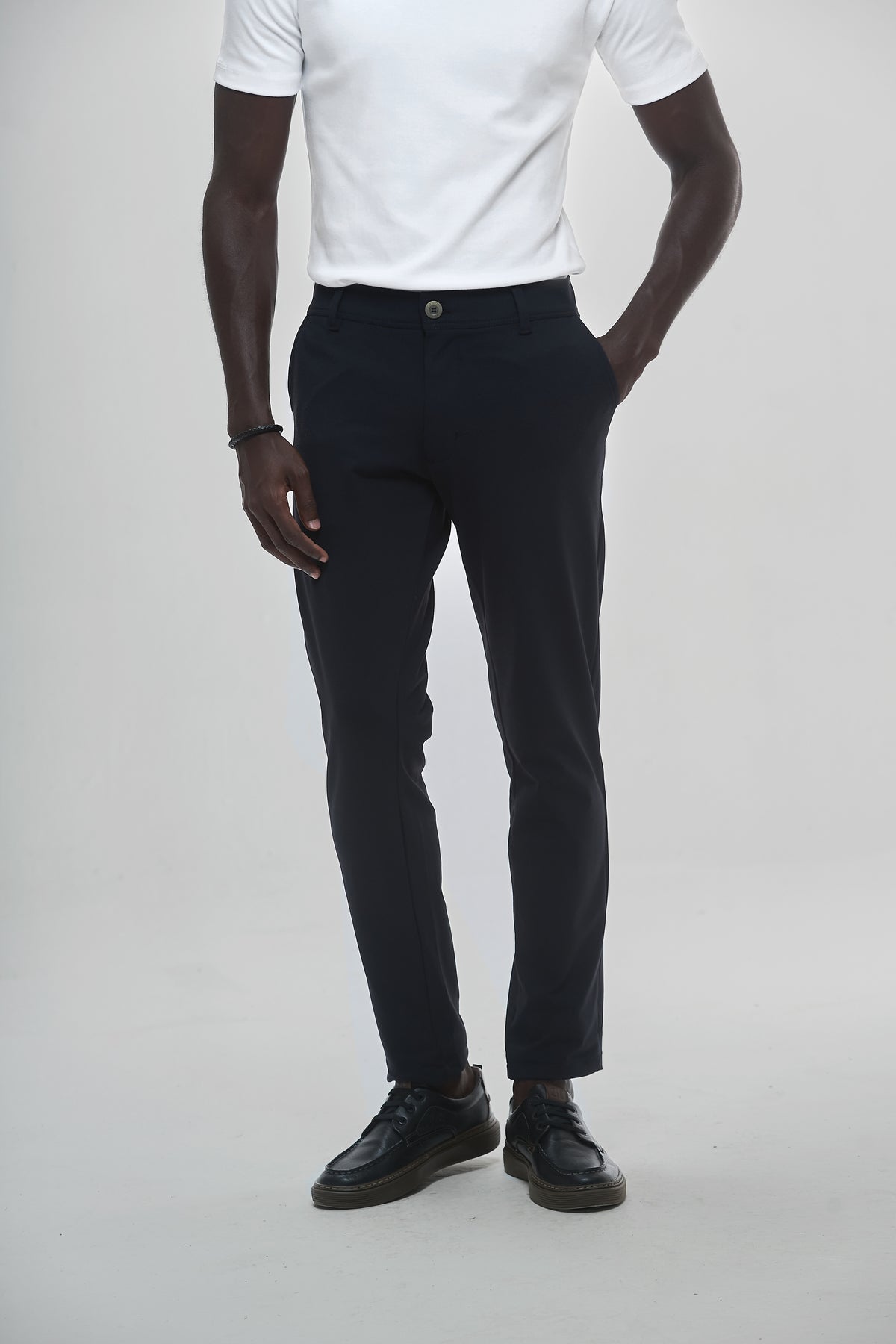 Calça Aura · Alfaiataria Leve · Preta